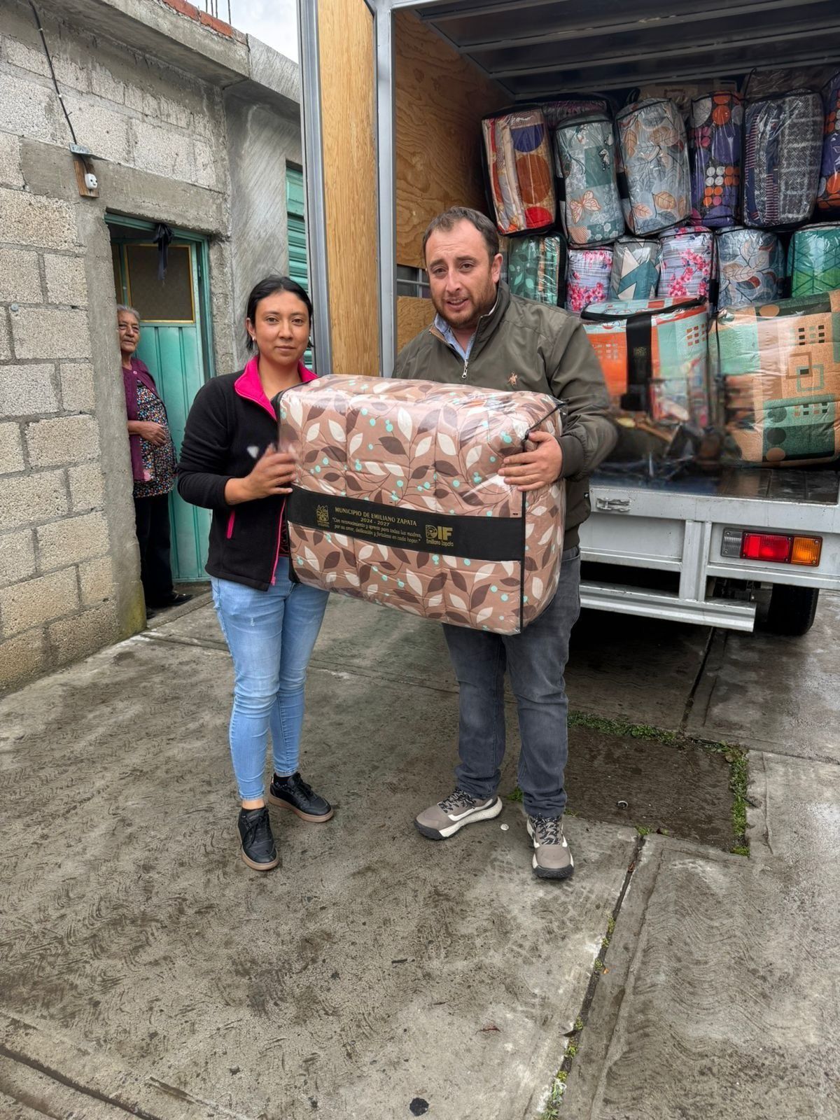 Emiliano Zapata celebra a las madres del municipio con recorrido y entrega de obsequios